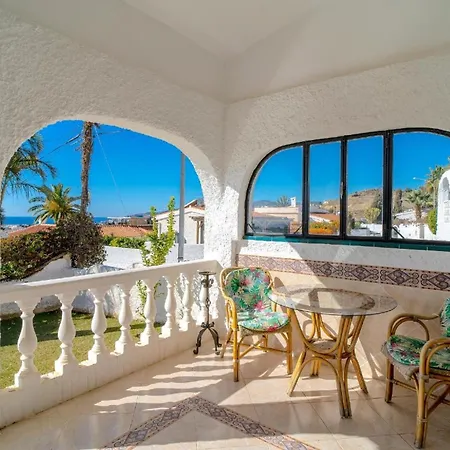 Mit Privatpool Fuer 6 Personen Ca 120 Qm In Nerja, Andalusien Costa Del Sol נרחה