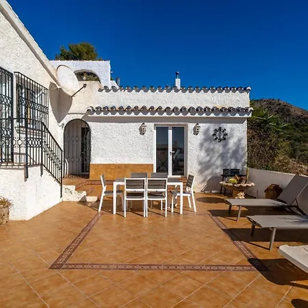 Mit Privatpool Fuer 6 Personen Ca 120 Qm In Nerja, Andalusien Costa Del Sol בית נופש